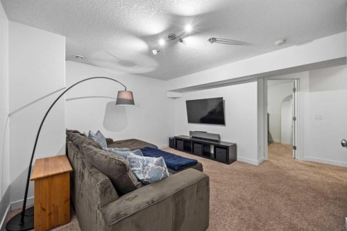 1-4711 17 Avenue Nw, Calgary, AB - Indoor
