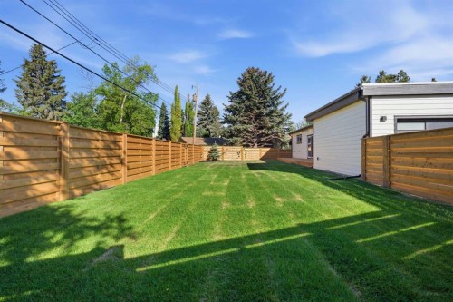 1303 87 Avenue Sw, Calgary, AB - Outdoor
