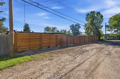 1303 87 Avenue Sw, Calgary, AB - Outdoor