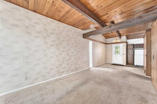 2652 Oakmoor Drive Sw, Calgary, AB - Indoor Photo Showing Other Room