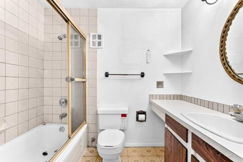2652 Oakmoor Drive Sw, Calgary, AB - Indoor Photo Showing Bathroom