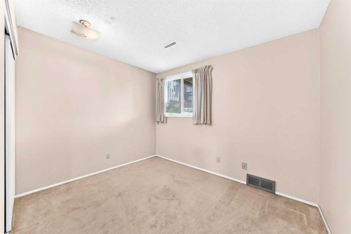 2652 Oakmoor Drive Sw, Calgary, AB - Indoor Photo Showing Other Room