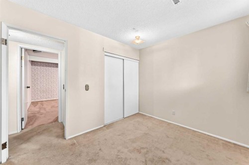 2652 Oakmoor Drive Sw, Calgary, AB - Indoor Photo Showing Other Room