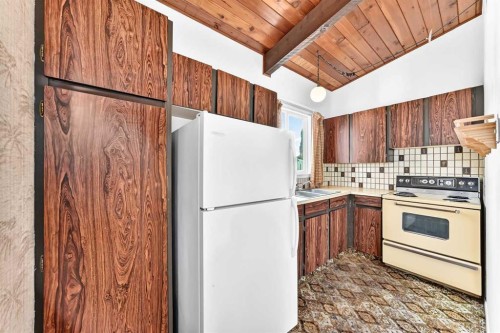 2652 Oakmoor Drive Sw, Calgary, AB - Indoor Photo Showing Kitchen