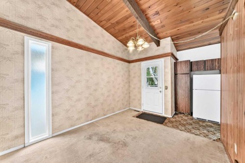 2652 Oakmoor Drive Sw, Calgary, AB - Indoor Photo Showing Other Room