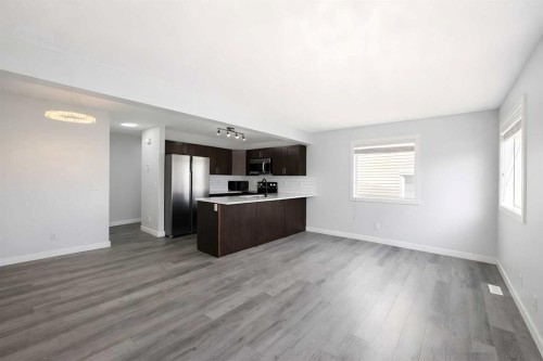 137 Pantego Lane Nw, Calgary, AB - Indoor Photo Showing Kitchen