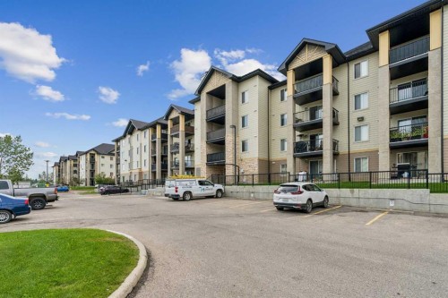 7207-304 Mackenzie Way SW Airdrie, AB T4B 3H7