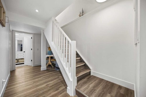 238 Mountainview Drive, Okotoks, AB - Indoor Photo Showing Other Room