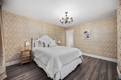 238 Mountainview Drive, Okotoks, AB - Indoor Photo Showing Bedroom