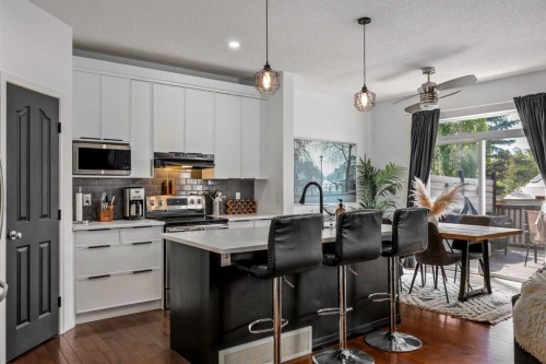 5 Copperpond Link Se, Calgary, AB - Indoor Photo Showing Kitchen With Upgraded Kitchen