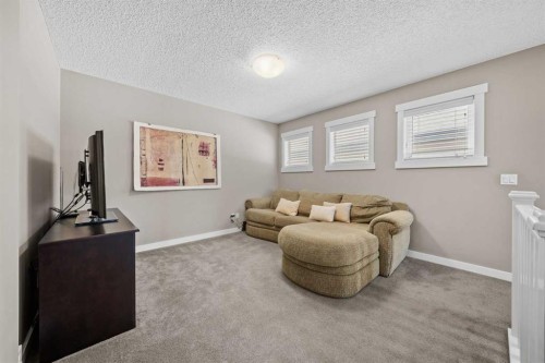 4728 Elgin Avenue Se, Calgary, AB - Indoor