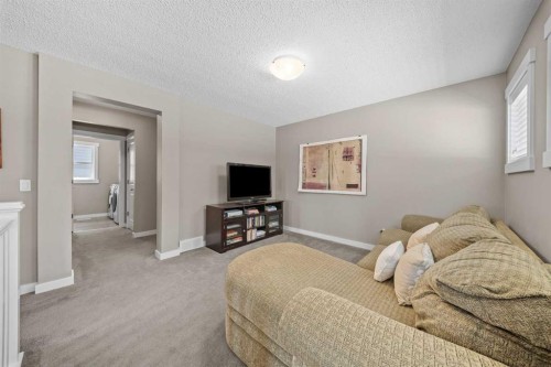 4728 Elgin Avenue Se, Calgary, AB - Indoor