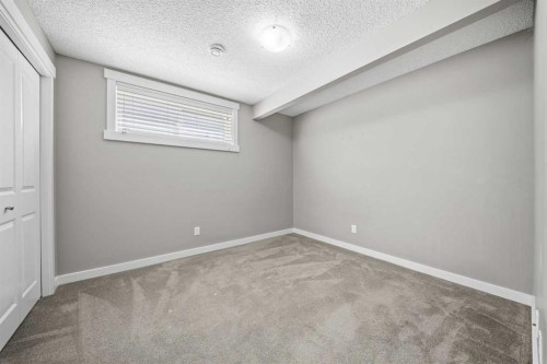 4728 Elgin Avenue Se, Calgary, AB - Indoor