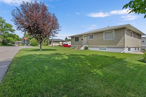 2140 Halifax Crescent Nw, Calgary, AB - Outdoor