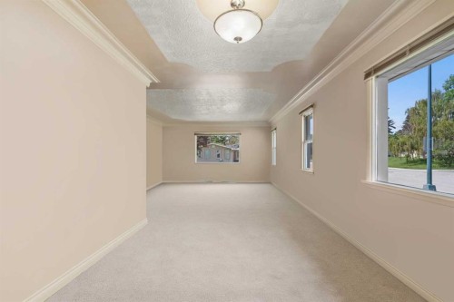 2140 Halifax Crescent Nw, Calgary, AB - Indoor Photo Showing Other Room