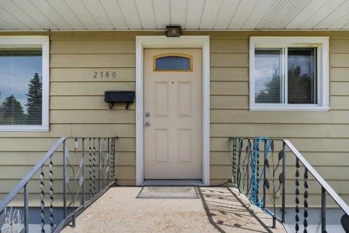 2140 Halifax Crescent Nw, Calgary, AB - Outdoor With Exterior
