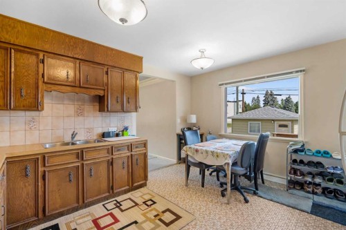 2140 Halifax Crescent Nw, Calgary, AB - Indoor Photo Showing Kitchen With Double Sink