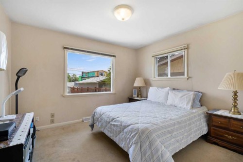 2140 Halifax Crescent Nw, Calgary, AB - Indoor Photo Showing Bedroom