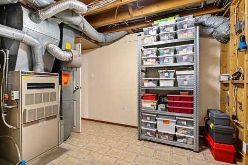 2140 Halifax Crescent Nw, Calgary, AB - Indoor Photo Showing Basement
