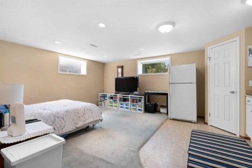 2140 Halifax Crescent Nw, Calgary, AB - Indoor