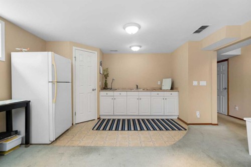 2140 Halifax Crescent Nw, Calgary, AB - Indoor