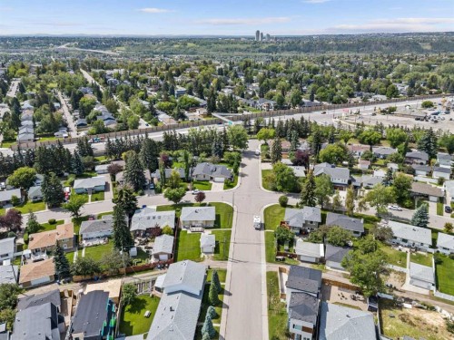 2140 Halifax Crescent Nw, Calgary, AB - Outdoor With View