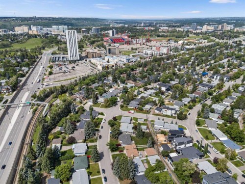2140 Halifax Crescent Nw, Calgary, AB - Outdoor With View
