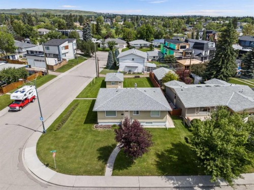 2140 Halifax Crescent Nw, Calgary, AB - Outdoor With View