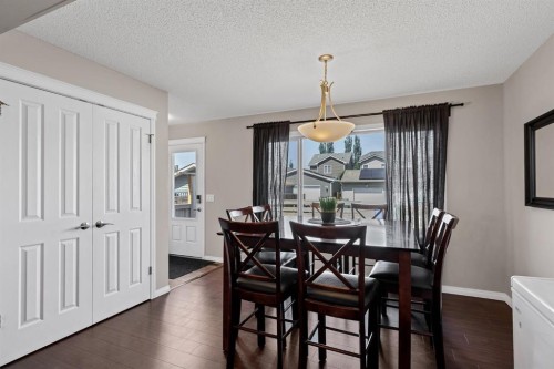 54 Autumn View Se, Calgary, AB - Indoor Photo Showing Dining Room