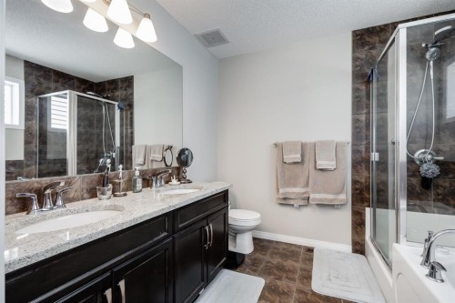 54 Autumn View Se, Calgary, AB - Indoor Photo Showing Bathroom