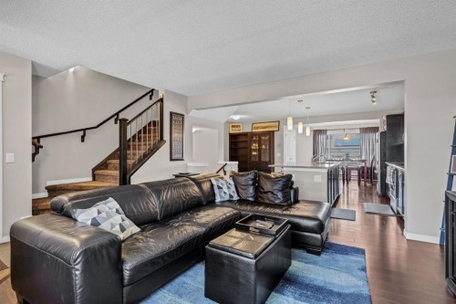 54 Autumn View Se, Calgary, AB - Indoor Photo Showing Living Room