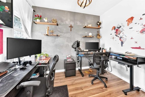 142 Lucas Terrace Nw, Calgary, AB - Indoor Photo Showing Office