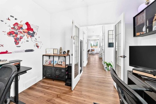 142 Lucas Terrace Nw, Calgary, AB - Indoor Photo Showing Other Room