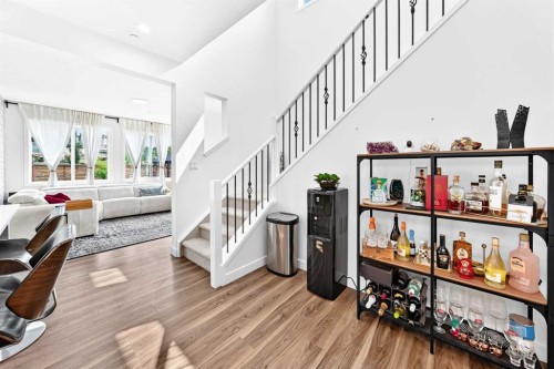 142 Lucas Terrace Nw, Calgary, AB - Indoor