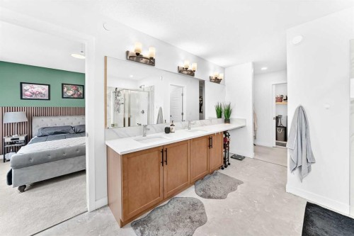 142 Lucas Terrace Nw, Calgary, AB - Indoor Photo Showing Bathroom