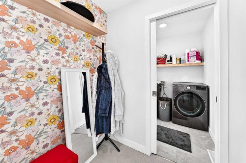 142 Lucas Terrace Nw, Calgary, AB - Indoor Photo Showing Laundry Room