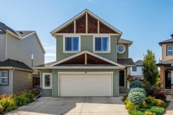 58 Copperstone Close SE Calgary, AB T2Z 0P4