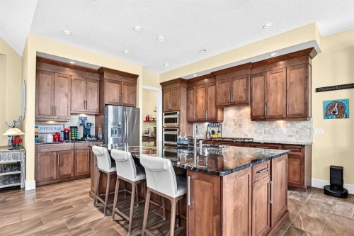 109 Waters Edge Drive, Heritage Pointe, AB - Indoor Photo Showing Kitchen With Upgraded Kitchen