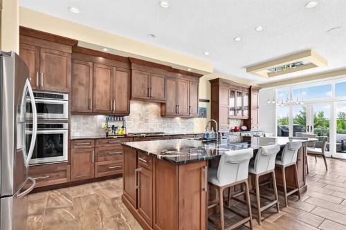 109 Waters Edge Drive, Heritage Pointe, AB - Indoor Photo Showing Kitchen With Upgraded Kitchen