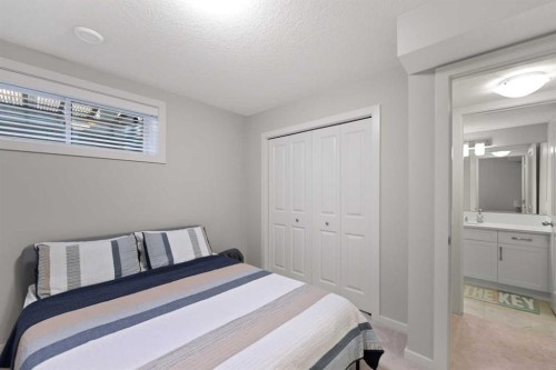 79 Legacy Glen Row Se, Calgary, AB - Indoor Photo Showing Bedroom