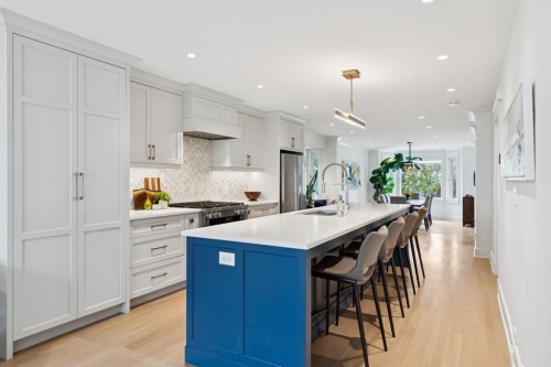 3605 2 Street Sw, Calgary, AB - Indoor Photo Showing Kitchen With Upgraded Kitchen