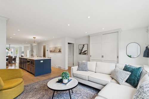 3605 2 Street Sw, Calgary, AB - Indoor Photo Showing Living Room