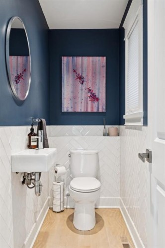 3605 2 Street Sw, Calgary, AB - Indoor Photo Showing Bathroom