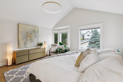 3605 2 Street Sw, Calgary, AB - Indoor Photo Showing Bedroom