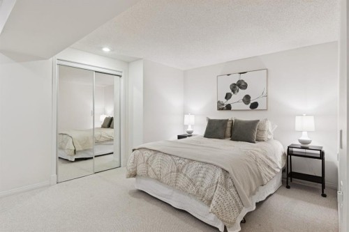 3605 2 Street Sw, Calgary, AB - Indoor Photo Showing Bedroom