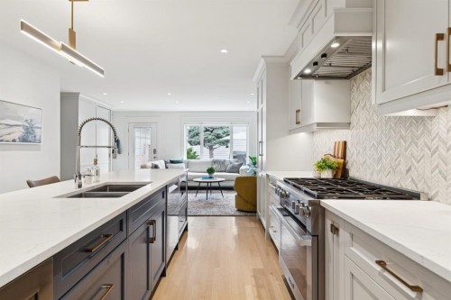 3605 2 Street Sw, Calgary, AB - Indoor Photo Showing Kitchen With Double Sink With Upgraded Kitchen