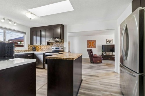 5635 Travis Crescent Ne, Calgary, AB 