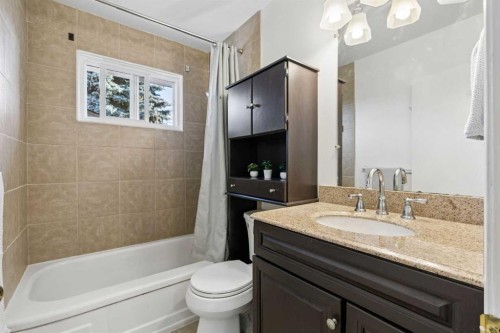 5635 Travis Crescent Ne, Calgary, AB 