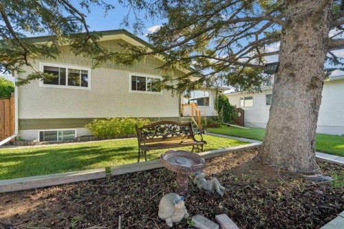 5635 Travis Crescent Ne, Calgary, AB 