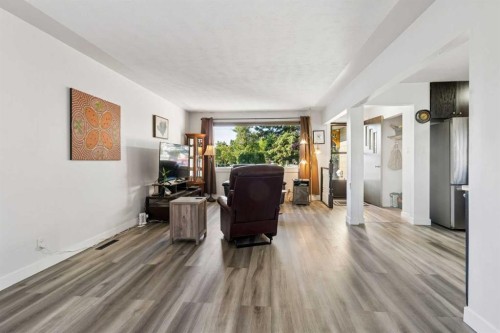 5635 Travis Crescent Ne, Calgary, AB 